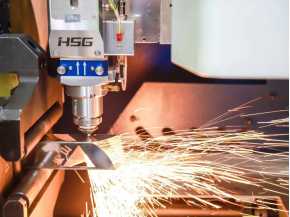 Laser cutting machine